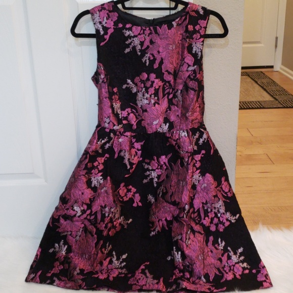 💕Magenta Floral Brocade Cocktail/Party Dress - Picture 6 of 8